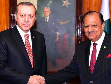 Το «πυρηνικό» Πακιστάν απειλεί την Ελλάδα: «Οι εχθροί της Τουρκίας είναι και δικοί μας εχθροί»